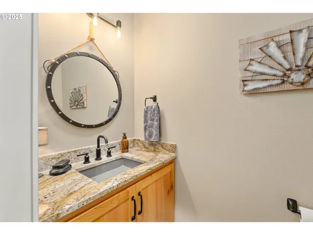 $1,179,900 | 121 Wild Goose Lane, Roseburg, OR 97470