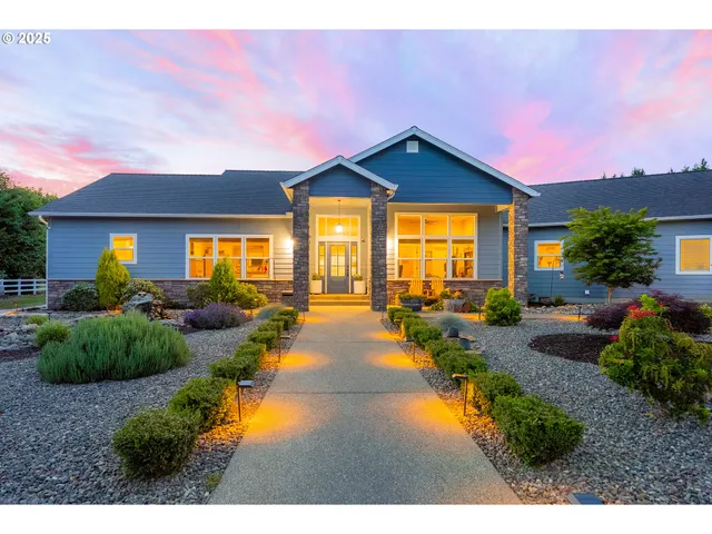 $1,179,900 | 121 Wild Goose Lane, Roseburg, OR 97470