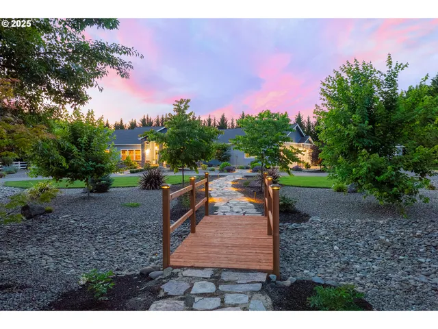 $1,179,900 | 121 Wild Goose Lane, Roseburg, OR 97470
