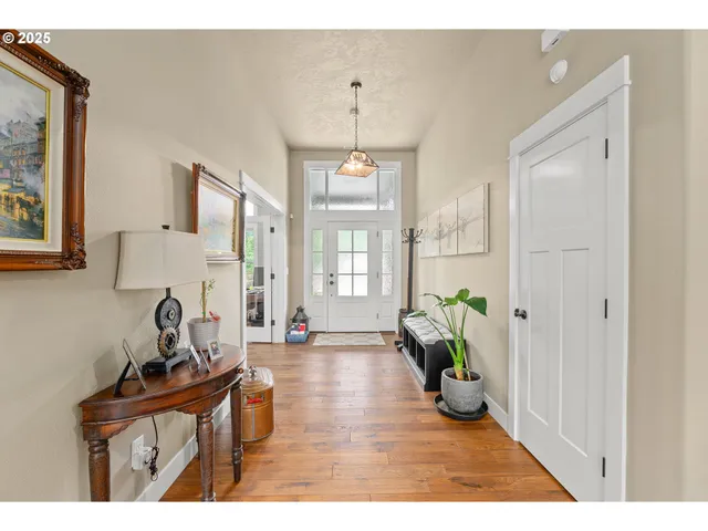 $1,179,900 | 121 Wild Goose Lane, Roseburg, OR 97470