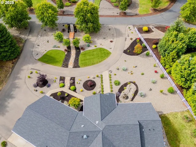 $1,179,900 | 121 Wild Goose Lane, Roseburg, OR 97470