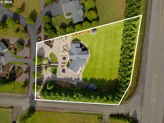 $1,179,900 | 121 Wild Goose Lane, Roseburg, OR 97470