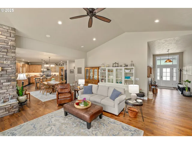 $1,179,900 | 121 Wild Goose Lane, Roseburg, OR 97470