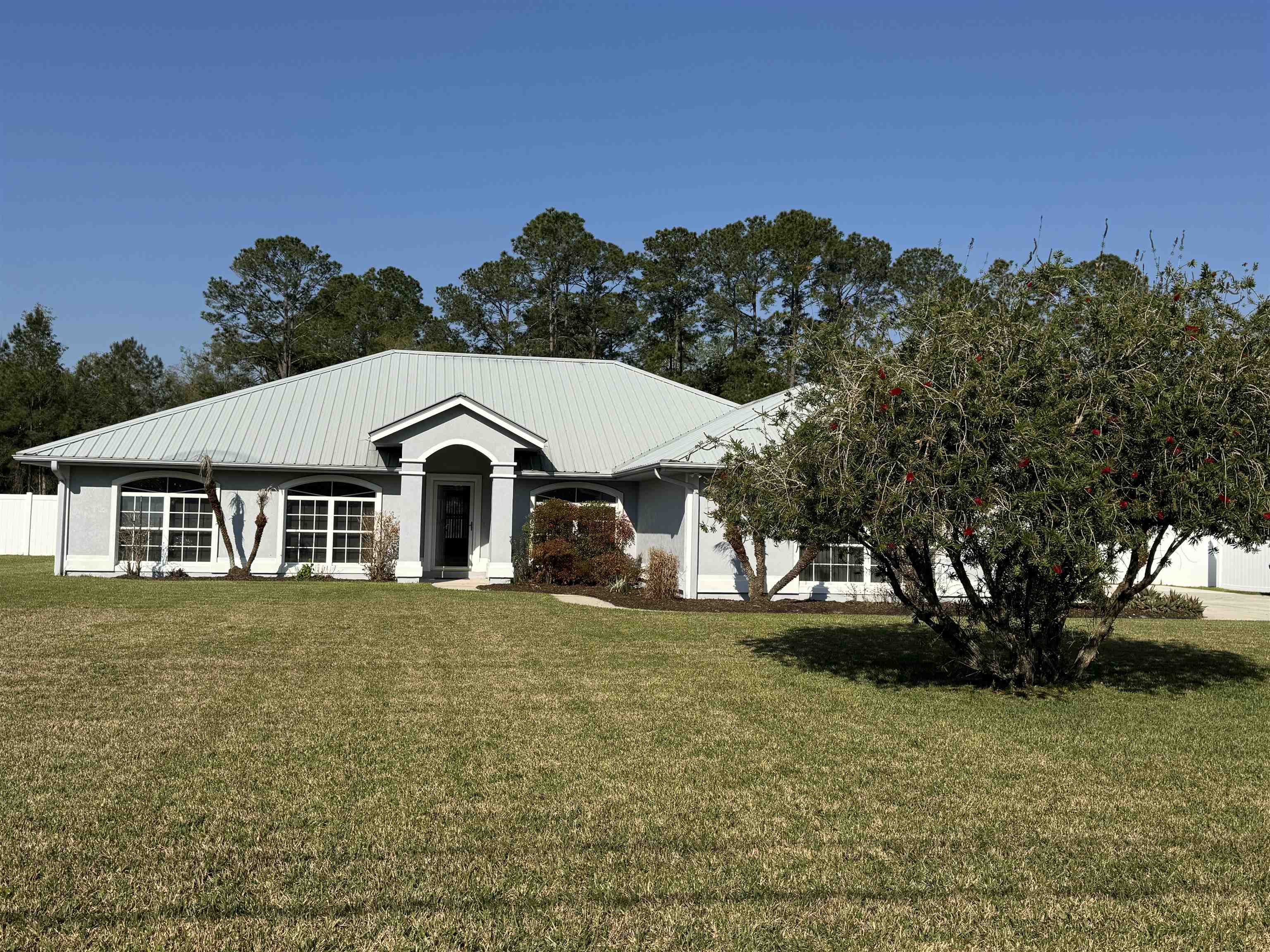 147 Confederate Point Road Palatka, FL 32177 - Photo 2 of 57 Gallery Image 2