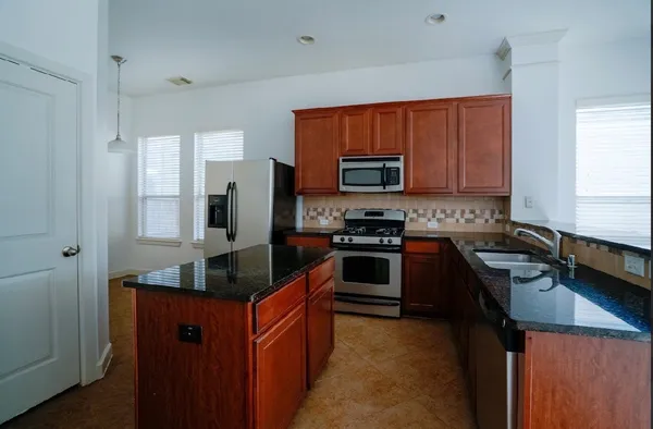$2,250 | 114 West Montfair Boulevard, The Woodlands, TX 77382