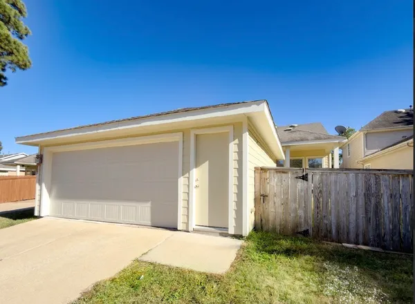 $2,250 | 114 West Montfair Boulevard, The Woodlands, TX 77382