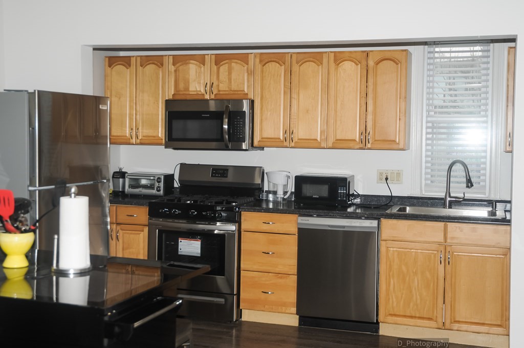 7 Seaside Terrace Lynn, MA 01902 - Photo 4 of 28