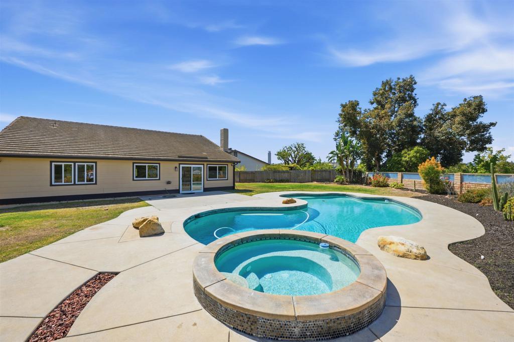 305 Via Metates Oceanside, CA 92057 - Photo 24 of 31