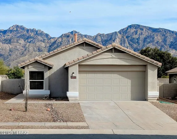 $2,075 | 13212 North Classic Overlook Court, Oro Valley, AZ 85755