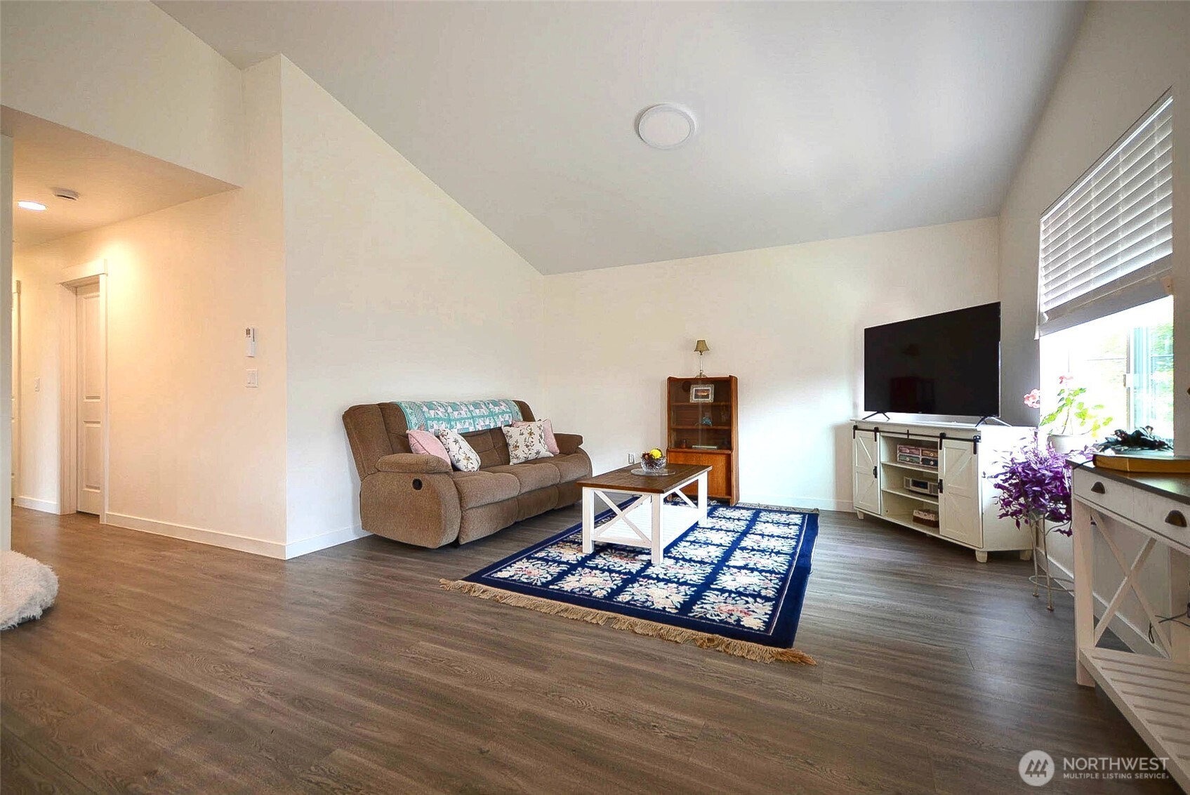 3003 Orange Court Winlock, WA 98596 - Photo 2 of 20 Gallery Image 2