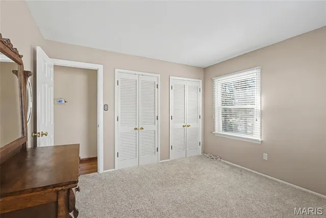 $289,900 | 945 Warwick Lane, Ballwin, MO 63011