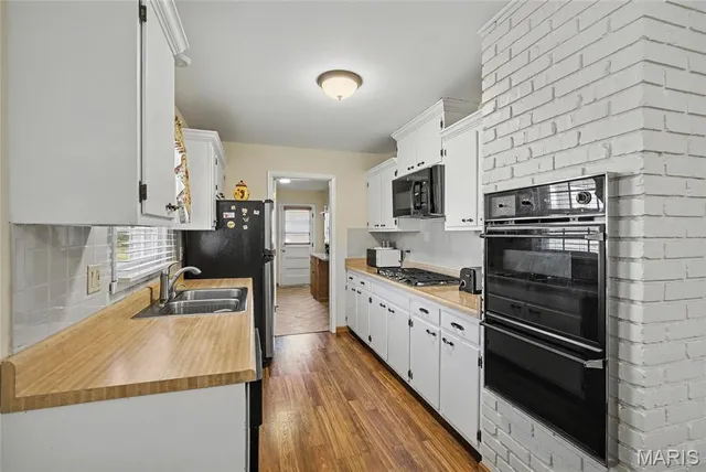 $289,900 | 945 Warwick Lane, Ballwin, MO 63011