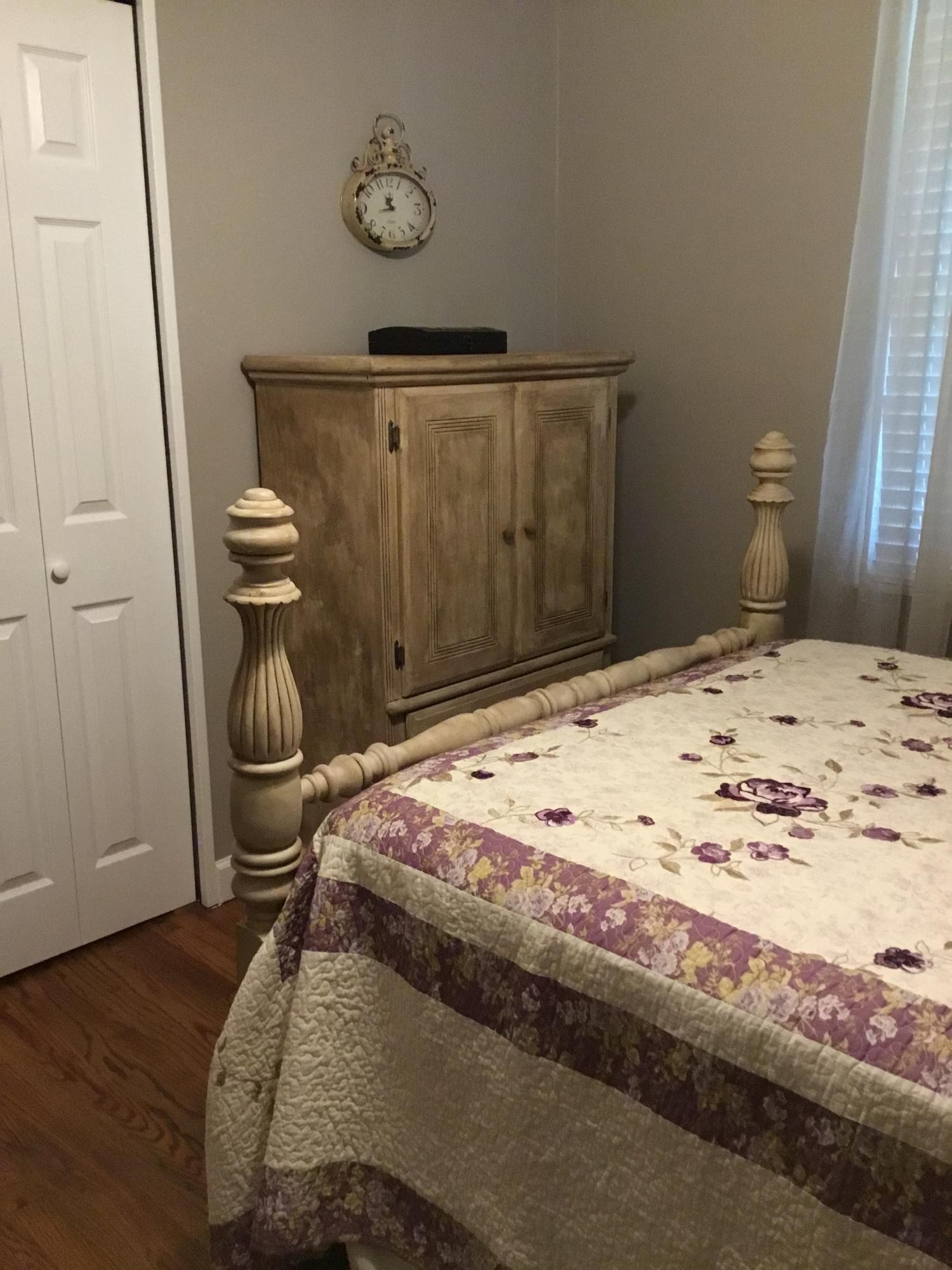 121 East Arrowwood Road Oak Ridge, TN 37830 - Photo 18 of 26 a bedroom with a bed and a window