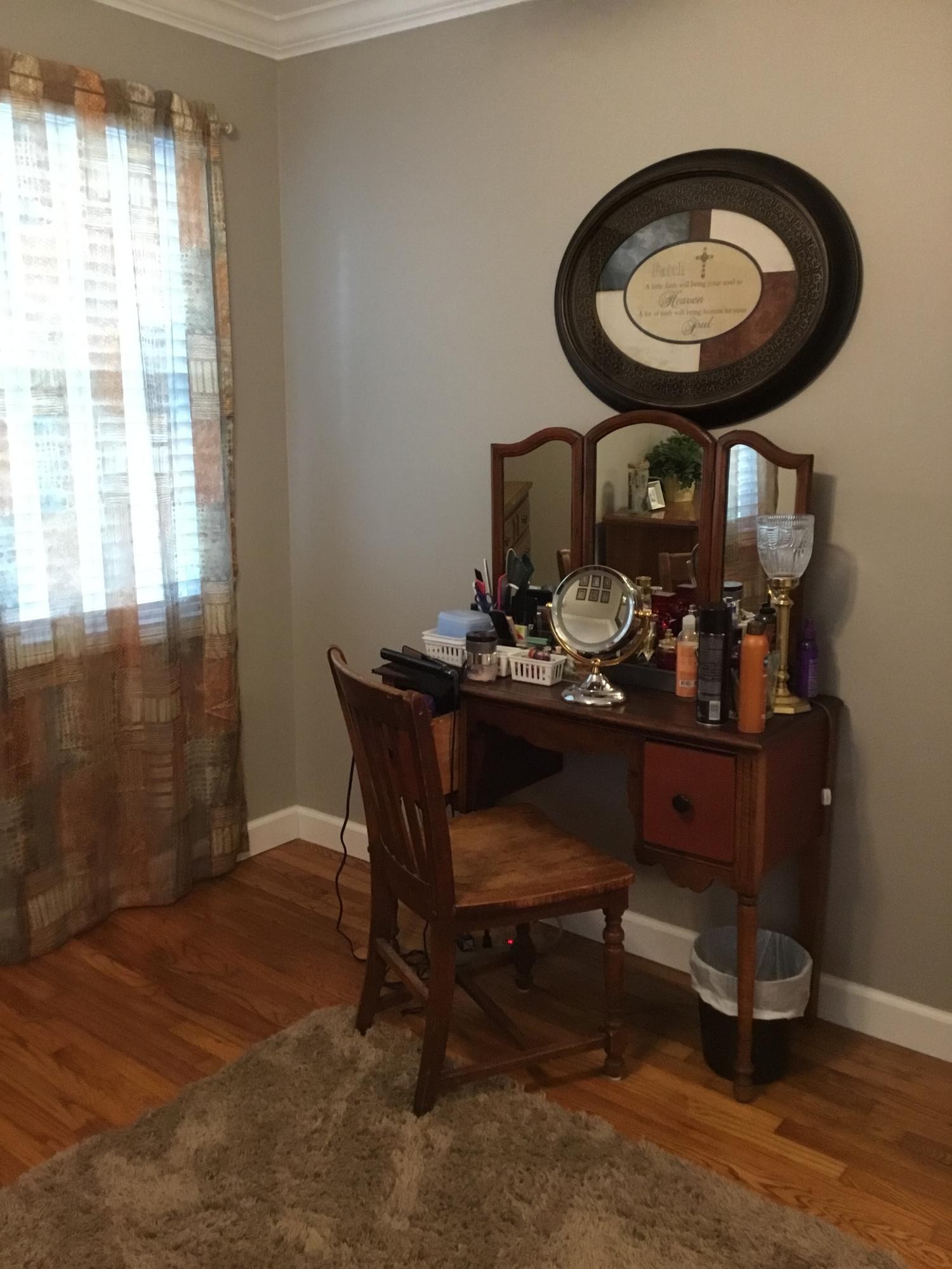 121 East Arrowwood Road Oak Ridge, TN 37830 - Photo 23 of 26 a workspace with furniture and a mirror