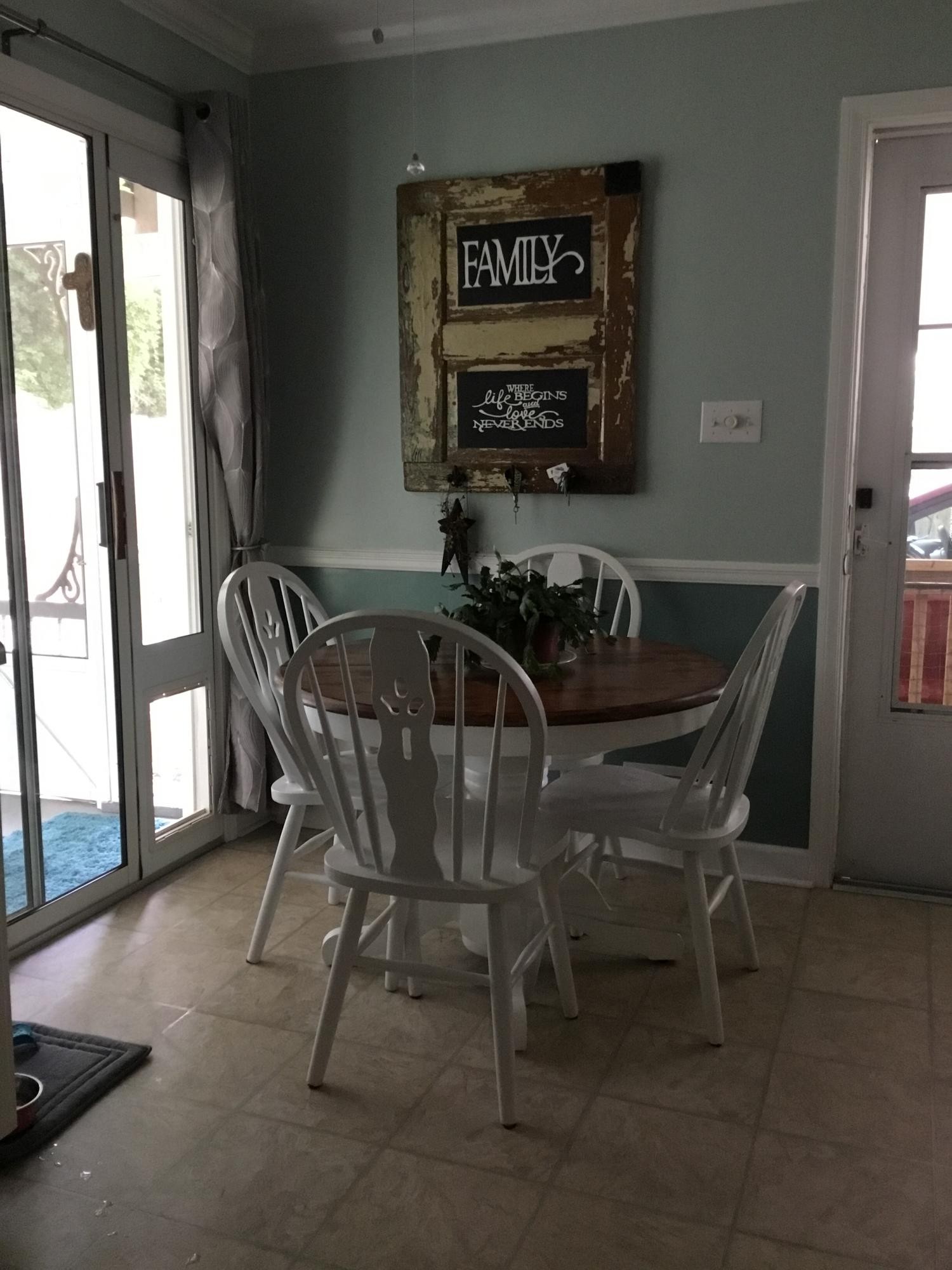 121 East Arrowwood Road Oak Ridge, TN 37830 - Photo 5 of 26 a table and chairs in a room