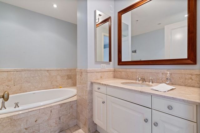 $2,700,000 | 1 Avery Street, Unit 21B, Boston, MA 02111