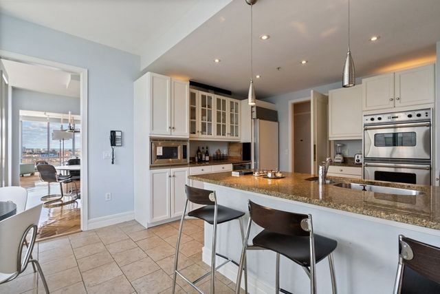 $2,700,000 | 1 Avery Street, Unit 21B, Boston, MA 02111