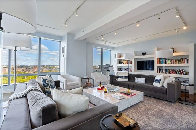 $2,700,000 | 1 Avery Street, Unit 21B, Boston, MA 02111