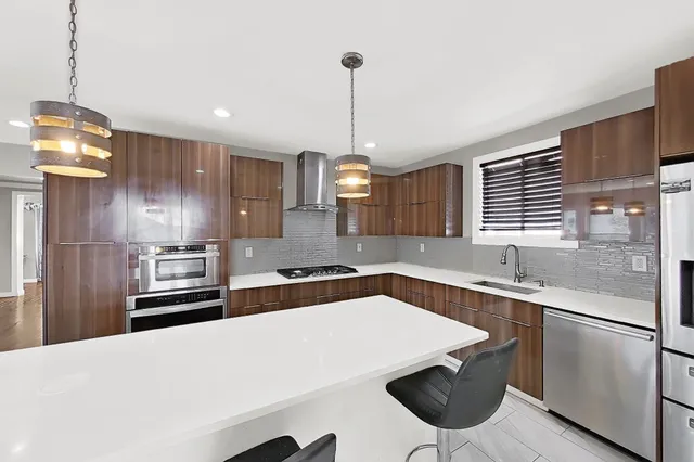 $670,000 | 64 Van Houten Place, Belleville, NJ 07109