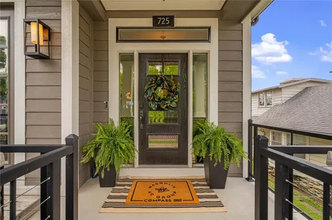 $790,000 | 725 West 44th Terrace, Kansas City, MO 64111
