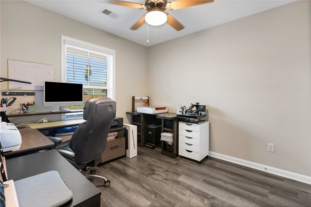 18 Steeds Gln Road Piedmont, SC 29673 - Photo 12 of 33