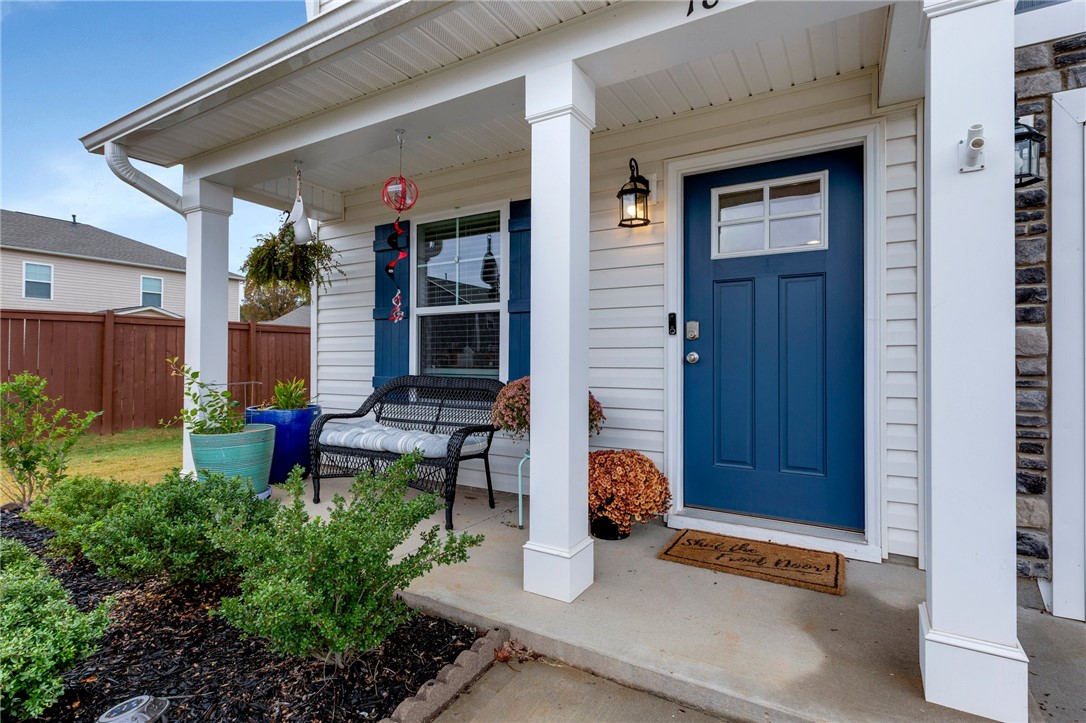 18 Steeds Gln Road Piedmont, SC 29673 - Photo 2 of 33