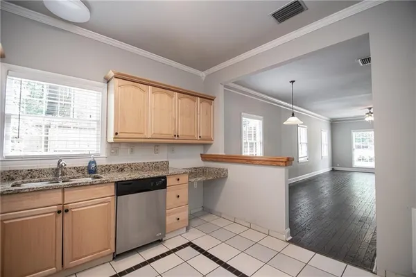 $2,000 | 3761 Ashford Dunwoody Road Northeast, Unit 6, Brookhaven, GA 30319