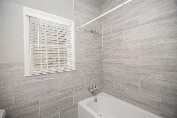 $2,000 | 3761 Ashford Dunwoody Road Northeast, Unit 6, Brookhaven, GA 30319