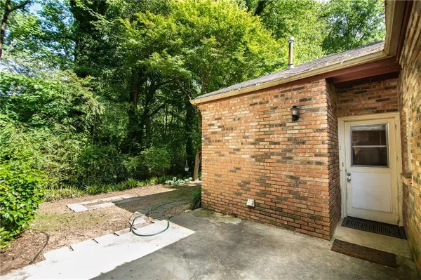 $2,000 | 3761 Ashford Dunwoody Road Northeast, Unit 6, Brookhaven, GA 30319