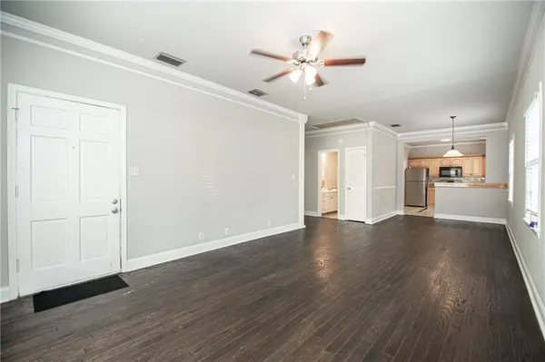 $2,000 | 3761 Ashford Dunwoody Road Northeast, Unit 6, Brookhaven, GA 30319