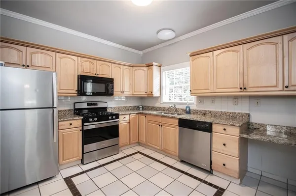 $2,000 | 3761 Ashford Dunwoody Road Northeast, Unit 6, Brookhaven, GA 30319