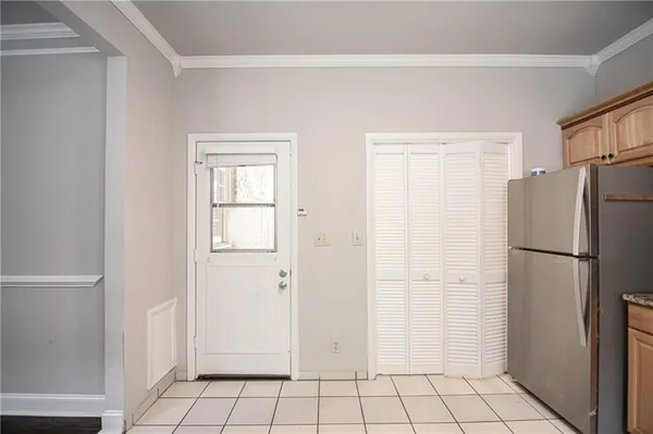 $2,000 | 3761 Ashford Dunwoody Road Northeast, Unit 6, Brookhaven, GA 30319