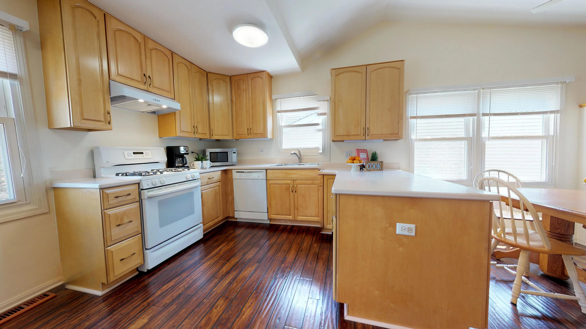 1209 Devonshire Road Buffalo Grove, IL 60089 - Photo 5 of 28