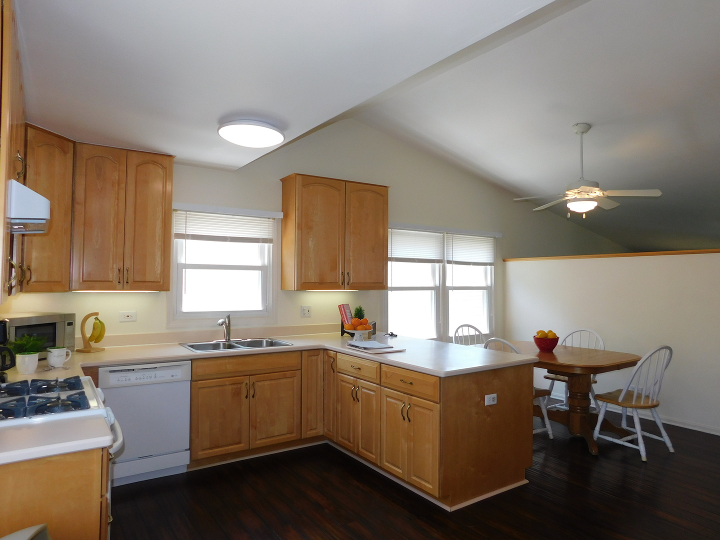 1209 Devonshire Road Buffalo Grove, IL 60089 - Photo 7 of 28