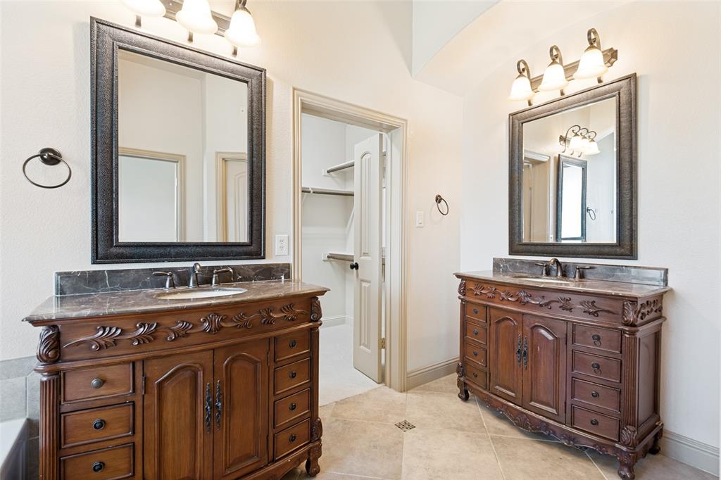 511 Mimosa Trail Forney, TX 75126 - Photo 17 of 30 Separate sinks