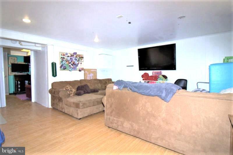 7206 Stratton Way Baltimore, MD 21224 - Photo 4 of 28 Gallery Image 4