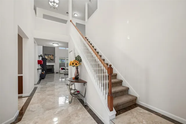 a view of entryway and workspace