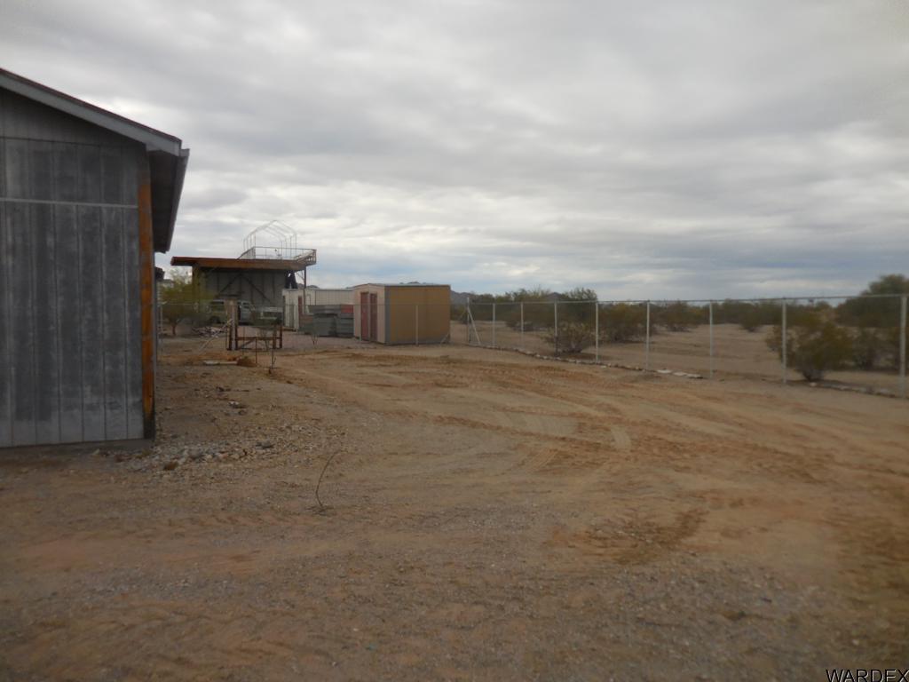 708 Ocotillo Lane Quartzsite, AZ 85346 - Photo 6 of 17 a view of a dry yard