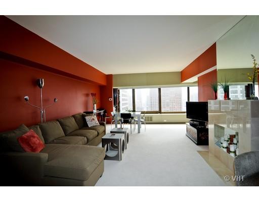 175 East Delaware Place, Unit 4617 Chicago, IL 60611 - Photo 3 of 10