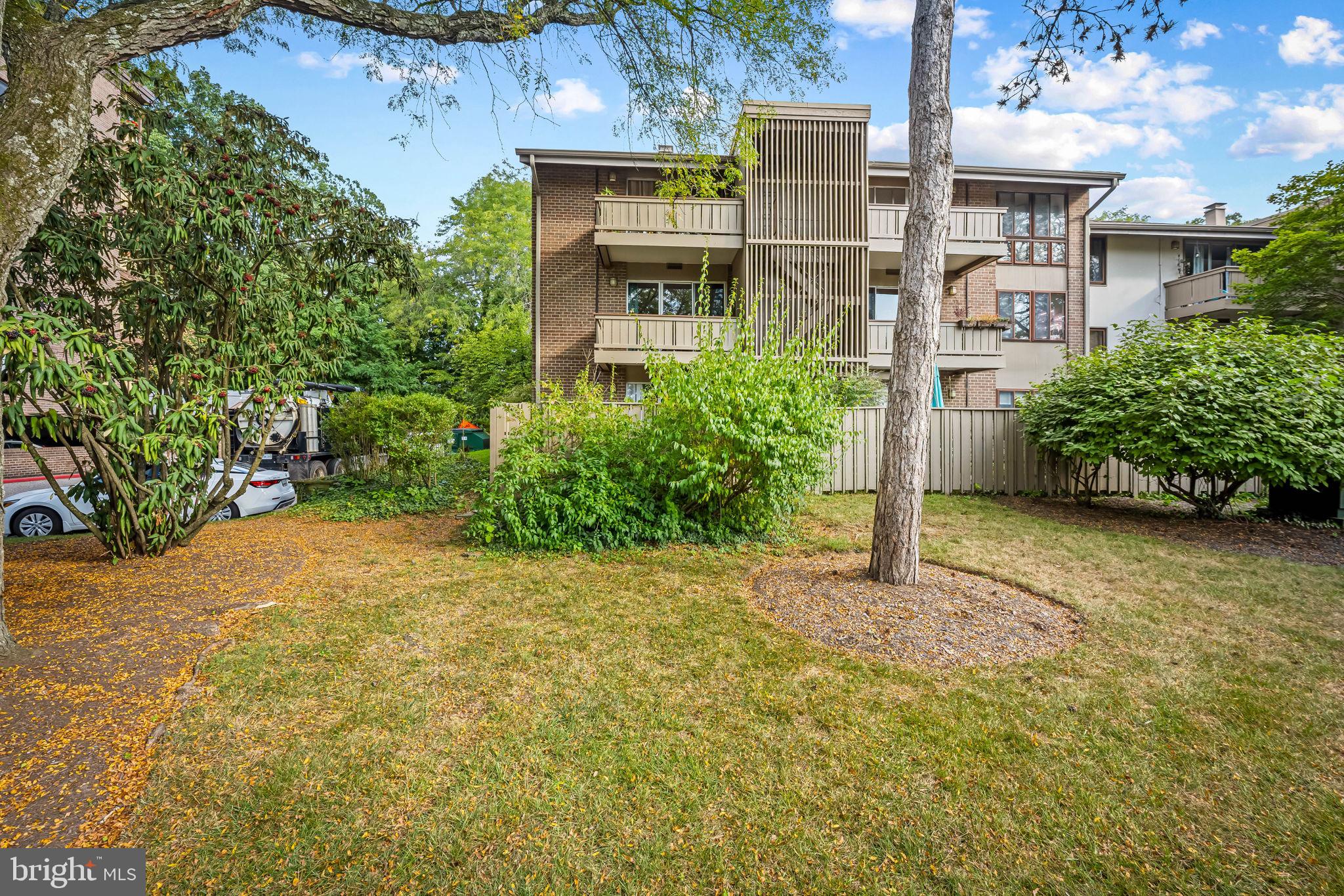 121 Cross Keys Road, Unit R121D Baltimore, MD 21210 - Photo 27 of 36 view of condo from back