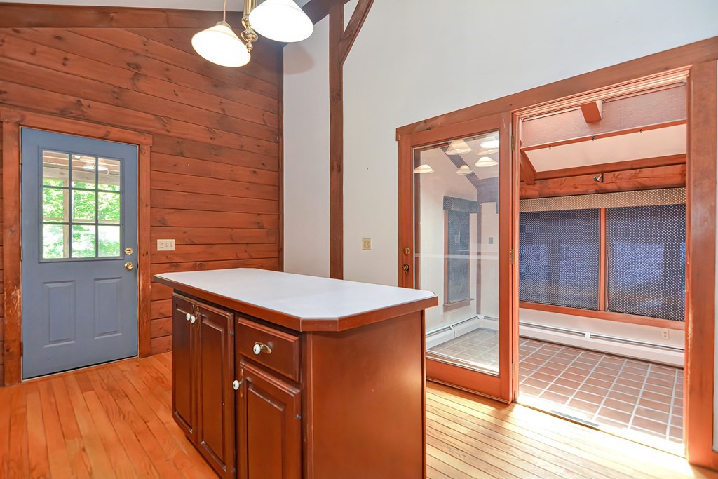 31 Reservoir Road Lunenburg, MA 01462 - Photo 11 of 26