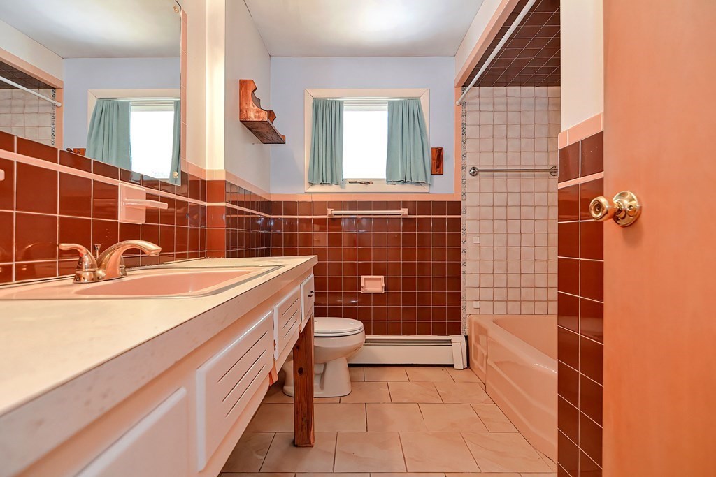 31 Reservoir Road Lunenburg, MA 01462 - Photo 19 of 26