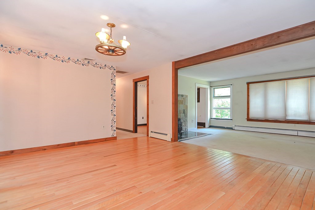 31 Reservoir Road Lunenburg, MA 01462 - Photo 5 of 26