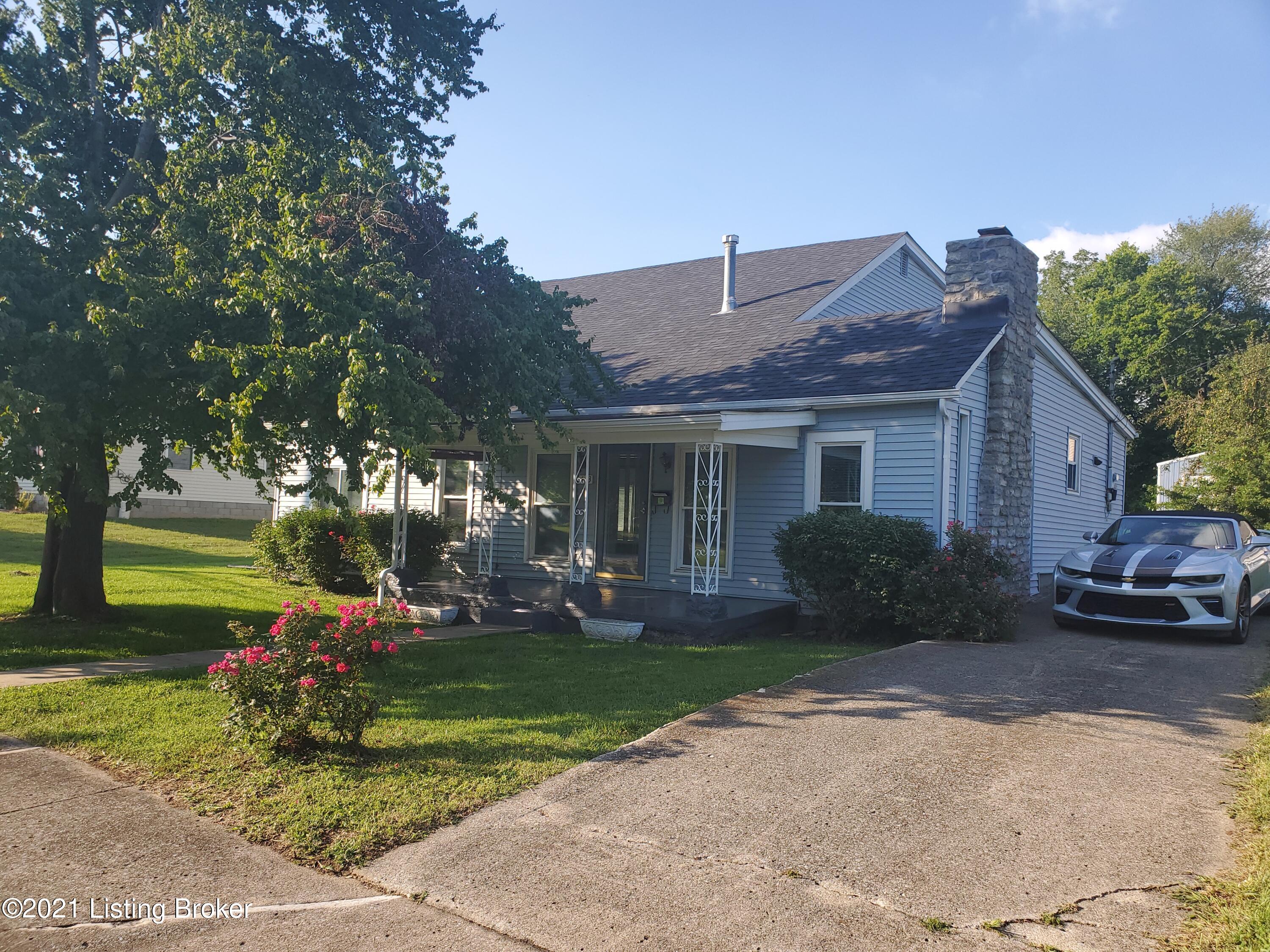 413 East High Street Springfield, KY 40069 - Photo 2 of 29 20210901_180825