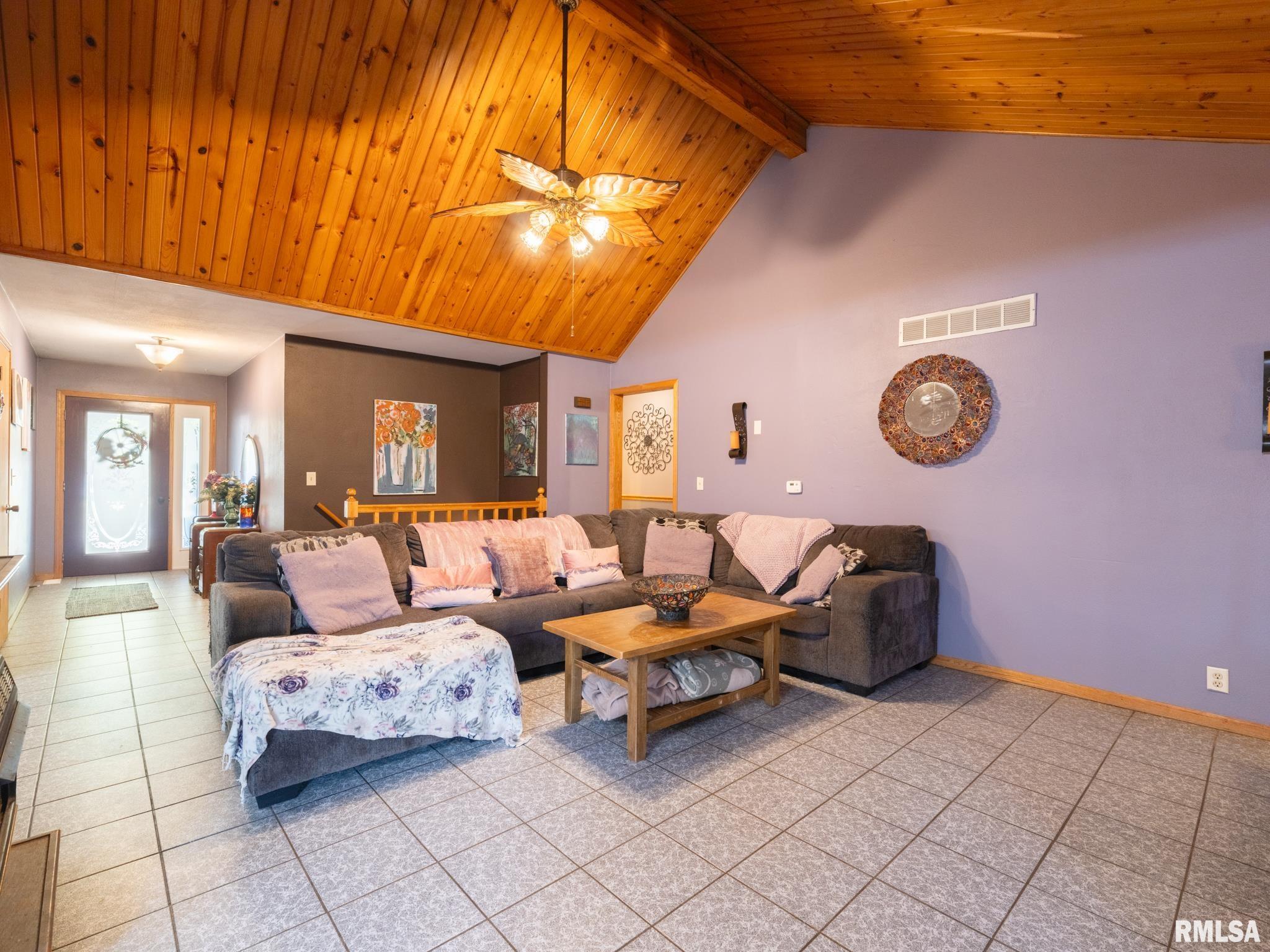 109 South Locust Street Delavan, IL 61734 - Photo 2 of 36 Gallery Image 2