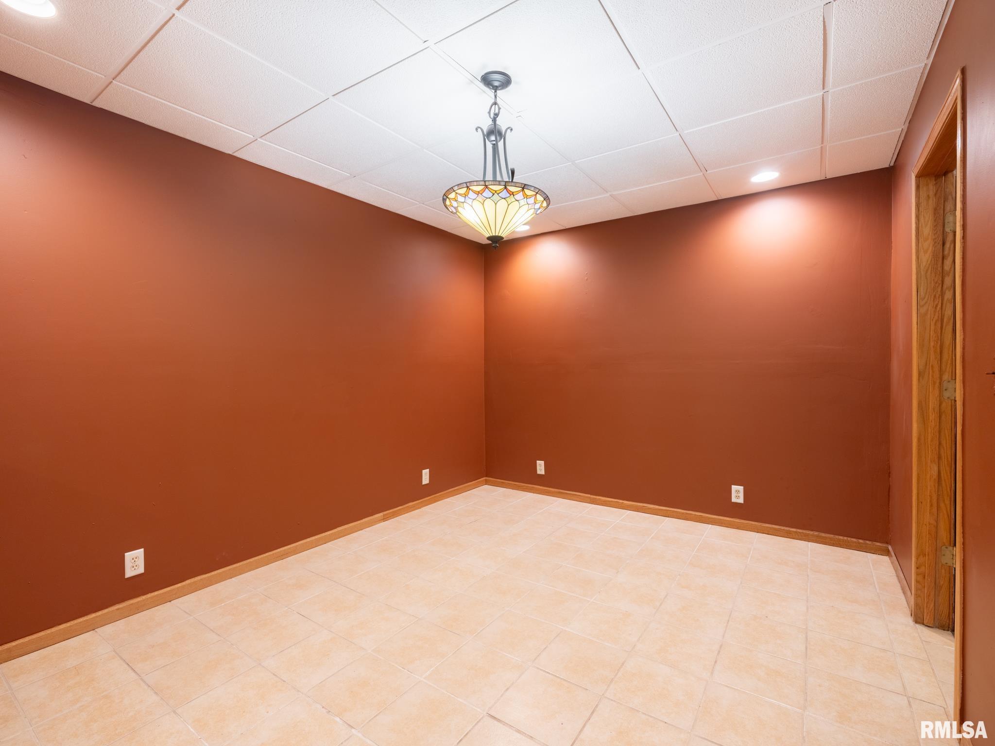 109 South Locust Street Delavan, IL 61734 - Photo 22 of 36 Gallery Image 22