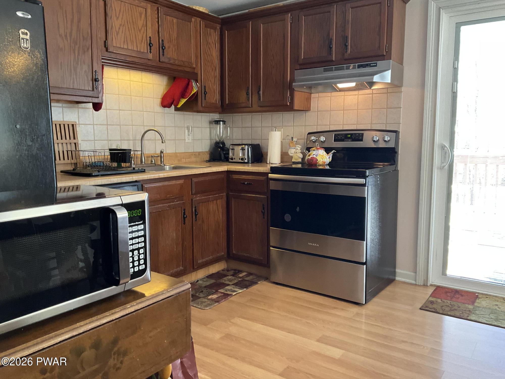 154 Roundhill Road Dingmans Ferry, PA 18328 - Photo 13 of 47