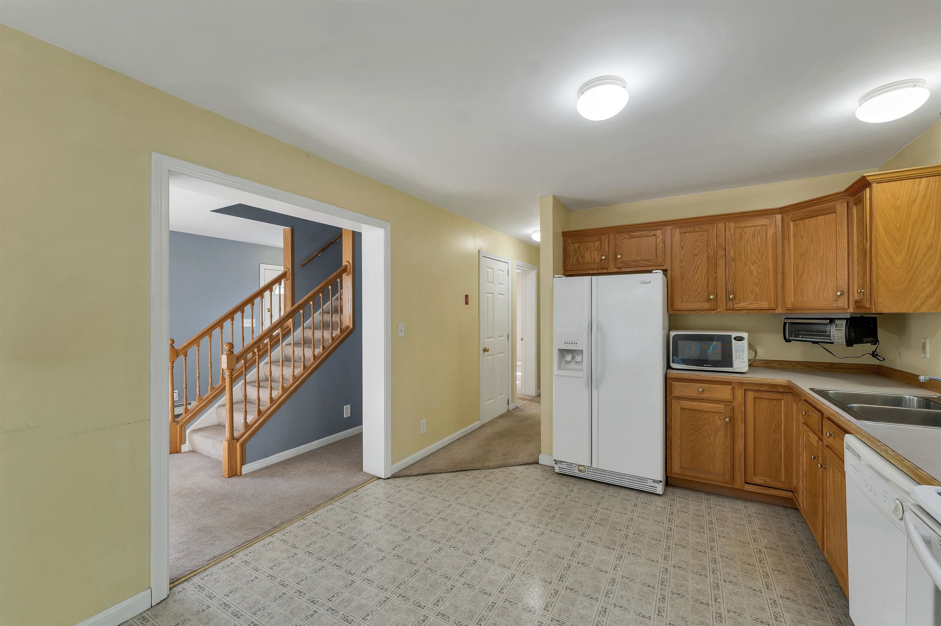 29 Lawrence Road Salem, NH 03079 - Photo 4 of 29