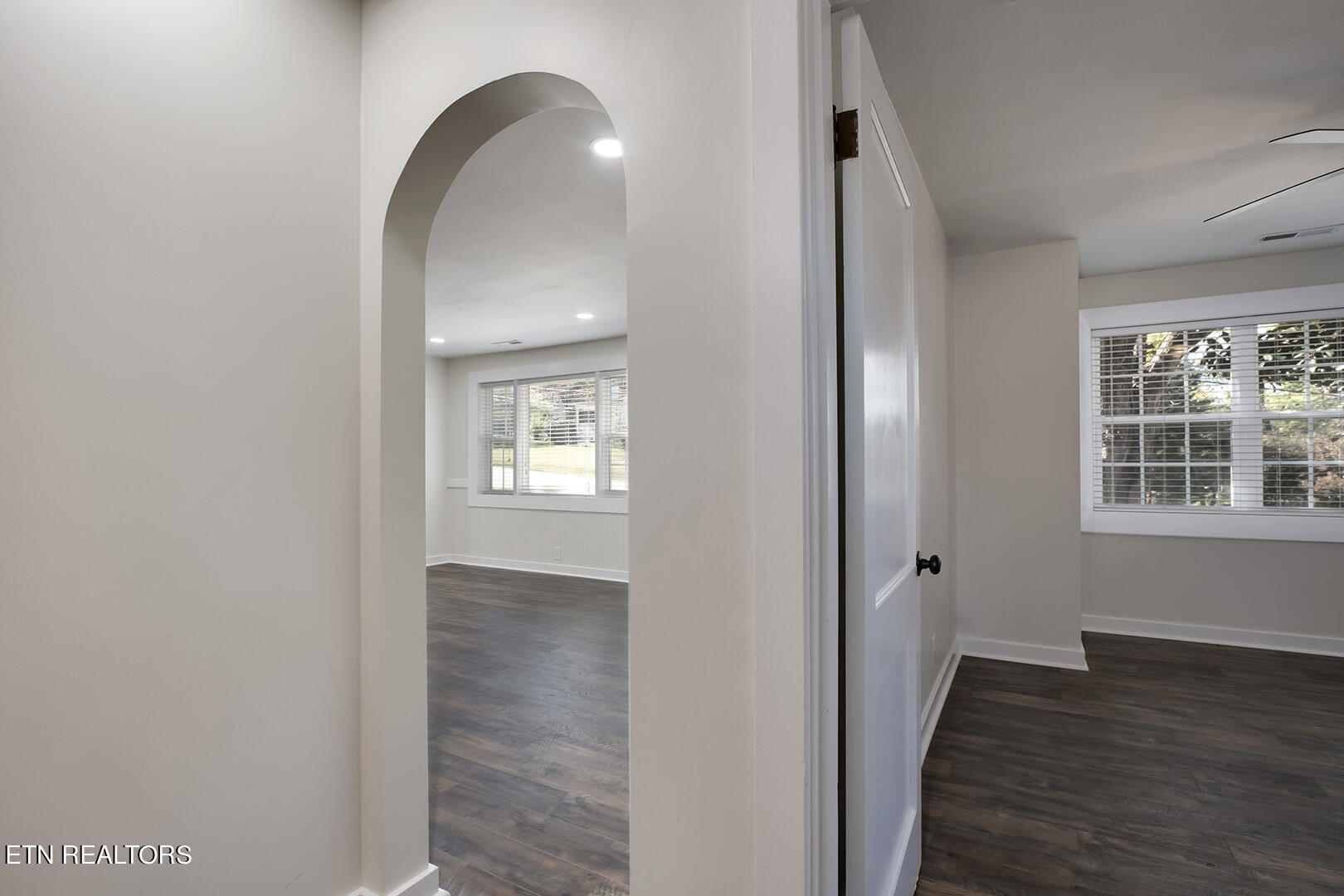 1004 Craig Road Knoxville, TN 37919 - Photo 22 of 44 22_CraigRoad_1004_Living-BREntries