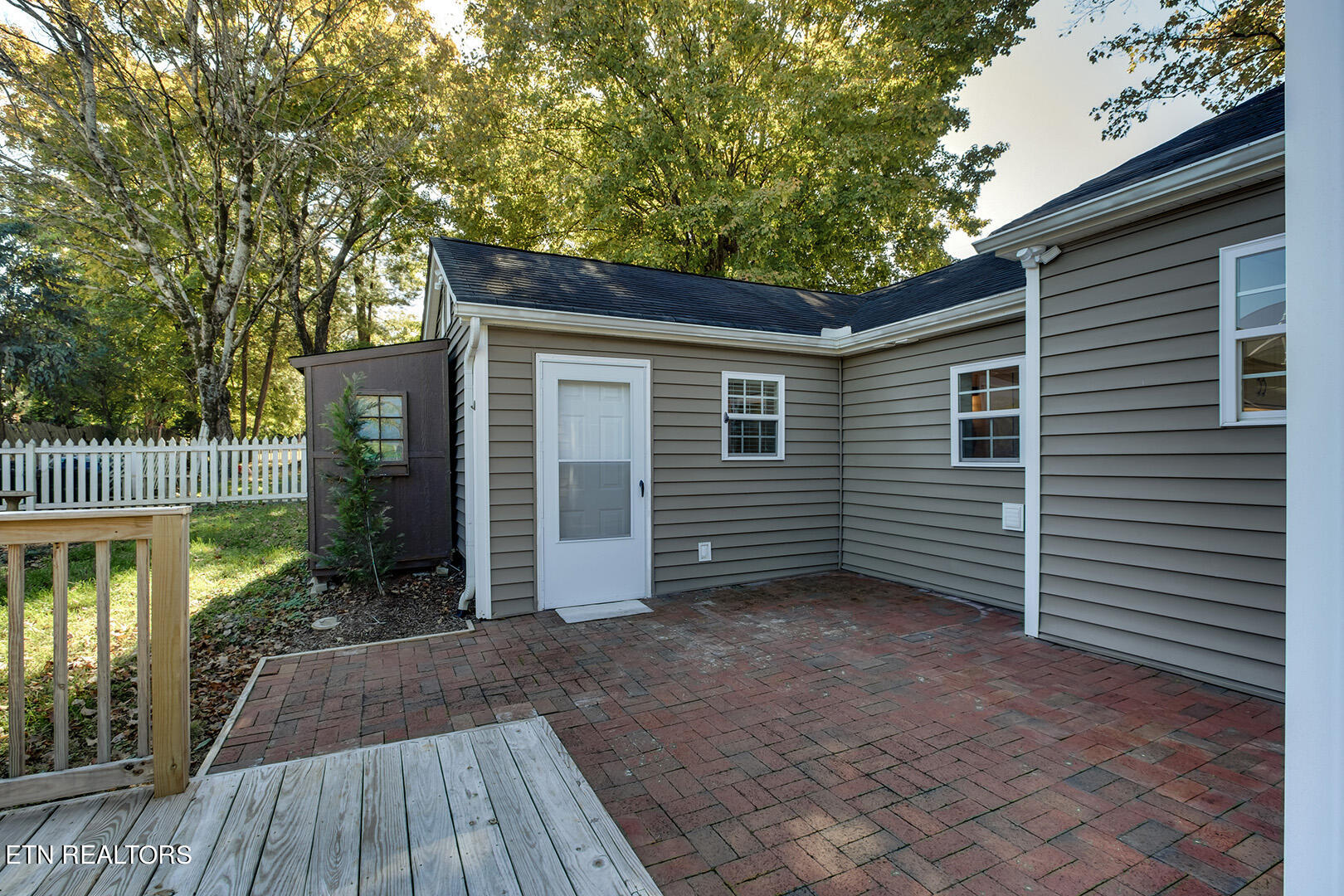 1004 Craig Road Knoxville, TN 37919 - Photo 37 of 44 37_CraigRoad_1004_Patio03-MasterEntry